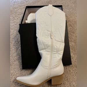 White Western-Style Women's Boots